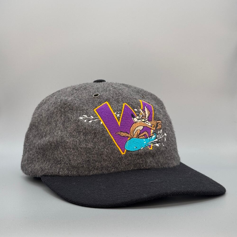 Vintage '90s Wile E. Coyote Snowboard Shreddin' Hat